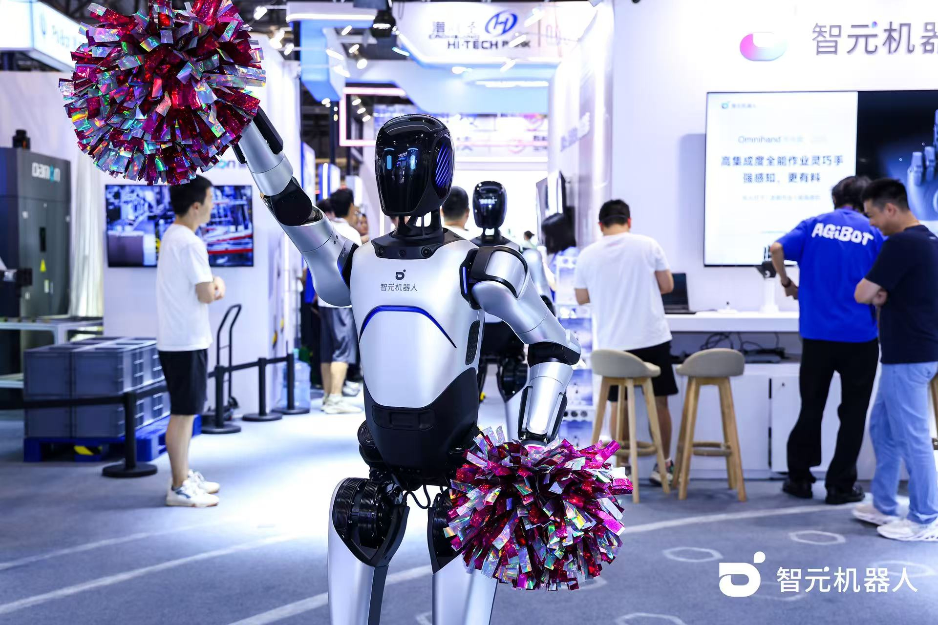 best365机器人 WAIC 首日展台火爆，机器...